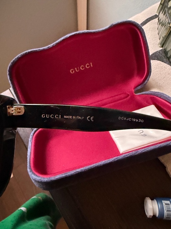 Gucci Black Oversized Butterfly Sunglasses main image 5